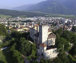 Schloss-bruneck-3